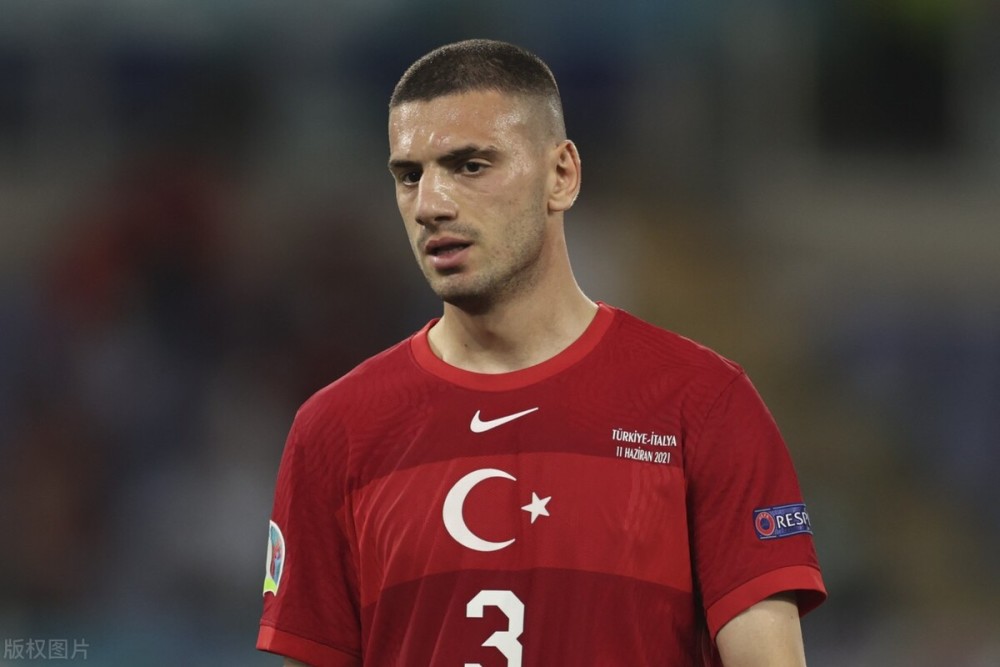 开云APP-拜仁慕尼黑主场安联球场夜晚